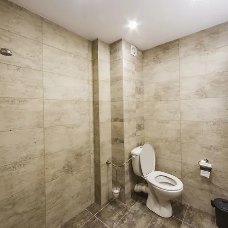 Victoria Apartment *